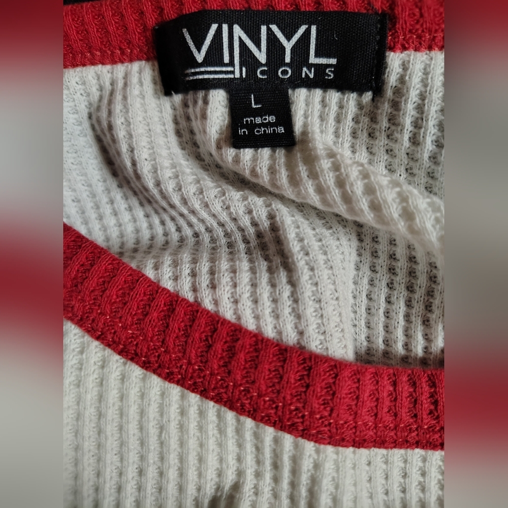 Vynal Icon Brand,Red and White Waffle Knit Top size L - Picture 3 of 8